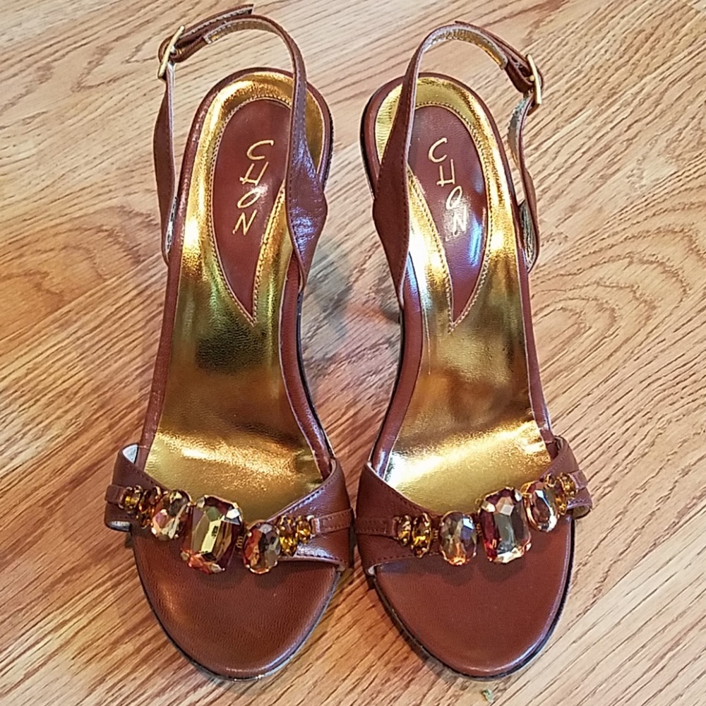 Never Worn Chon Heels